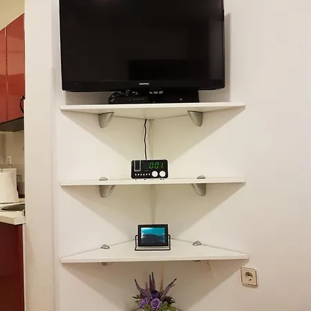 Luka Apartment *